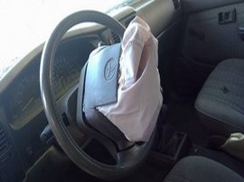 1995 TOYOTA TACOMA WHITE STD CAB 3.4 MT 2WD.  Z24860